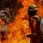 Bombeiros do DF apagam incêndio em área de nascente do Lago Paranoá