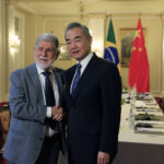 Amorim reúne-se em NY com braço-direito de Francisco e chanceler da China - 27/09/2024 - Painel