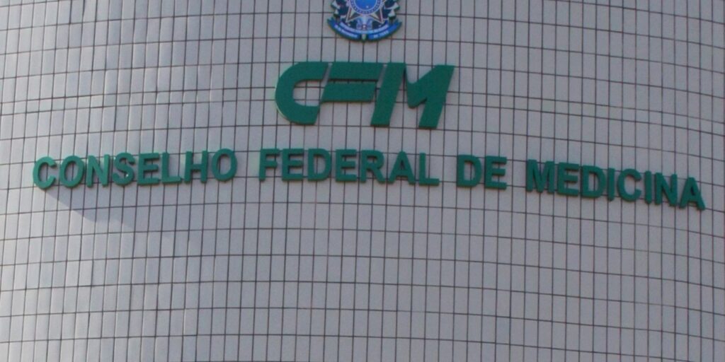 CFM: médicos terão que declarar vínculos com farmacêuticas e empresas