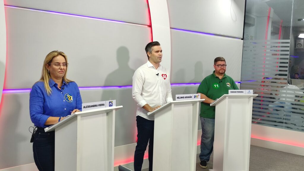 Eleições 2024 em Santa Cruz do Capibaribe: troca de farpas, propostas e uma multidão de apoiadores acompanharam debate pelas ruas