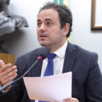 Glauber Braga é solto após prisão em ocupação na Uerj
