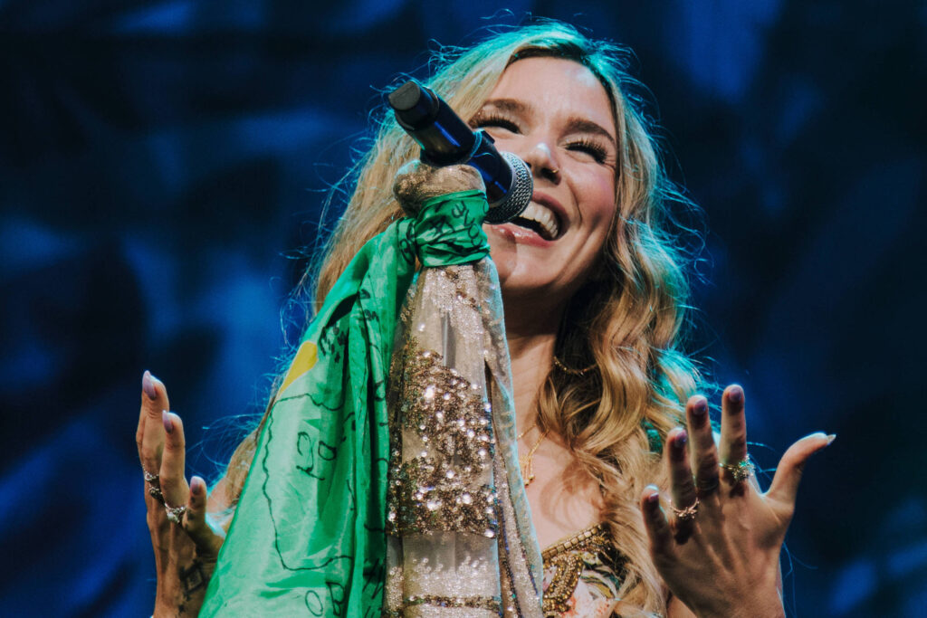 Joss Stone demonstra malabarismo vocal e carisma em SP - 25/09/2024 - Ilustrada