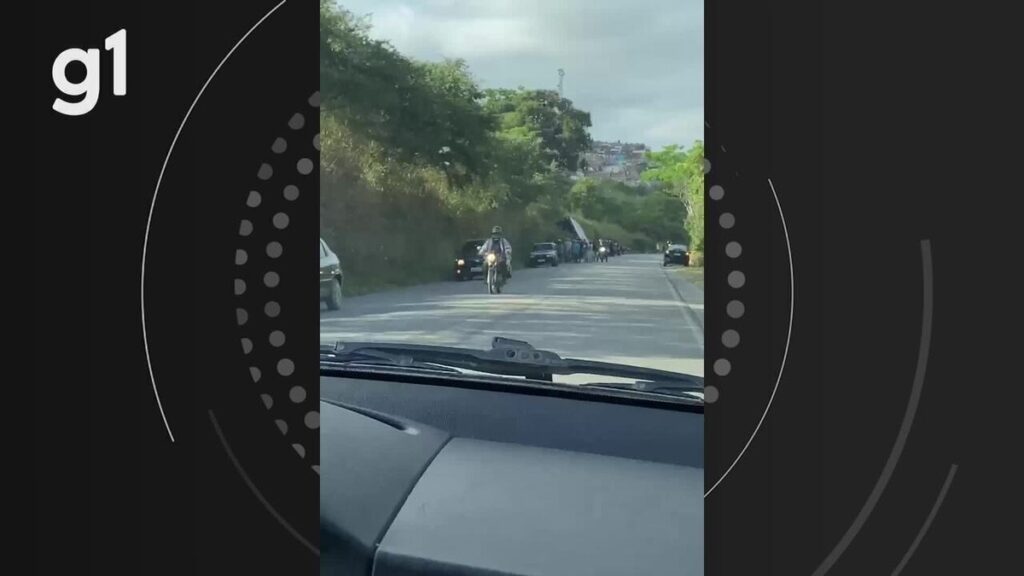 Acidente de trânsito deixa duas pessoas mortas e uma ferida na PE-218, em Brejão; VÍDEO | Caruaru e Região