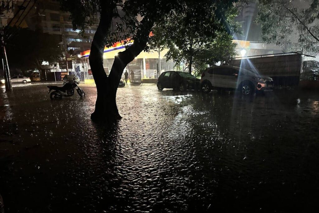 Aglomerado de nuvens provocou tempestade em SP - 11/10/2024 - Cotidiano