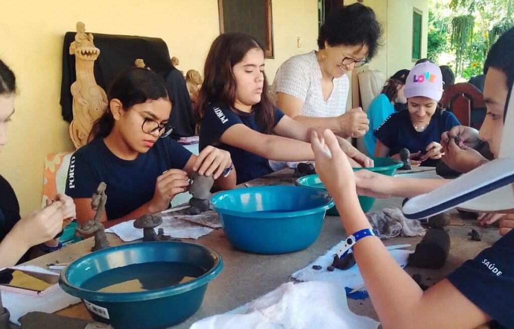 Associação de artesãs do Alto do Moura realiza formação gratuita na arte do barro; saiba como se inscrever | Caruaru e Região