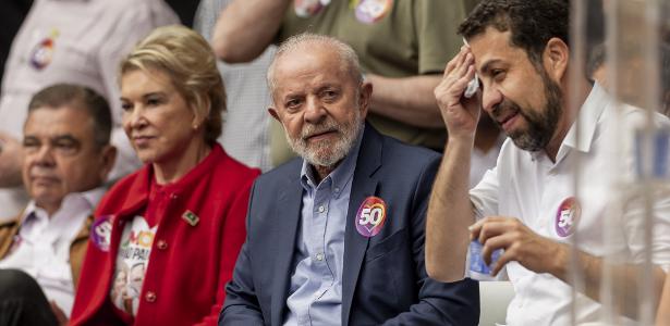 Marta Suplicy (PT), Lula (PT) e Guilherme Boulos (PSOL) durante comício em São Paulo