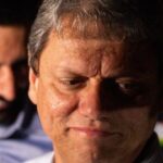 O governador de SP, Tarcísio de Freitas, acompanha o prefeito Ricardo Nunes nas eleições