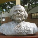 Estátua é roubada de espaço cultural de Caruaru