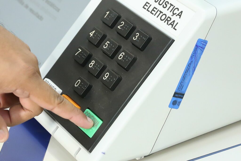 Pernambuco registra recorde de comparecimento às urnas em 2024; municípios do Agreste e Sertão aparecem entre os 15 com maior percentual | Eleições 2024 em Caruaru e Região