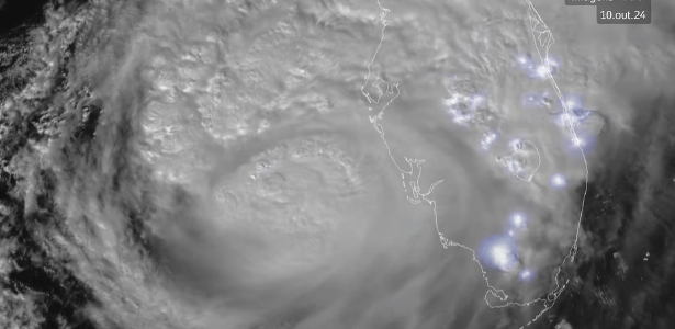 satélite mostra 'chuva' de raios perto do olho de furacão Milton