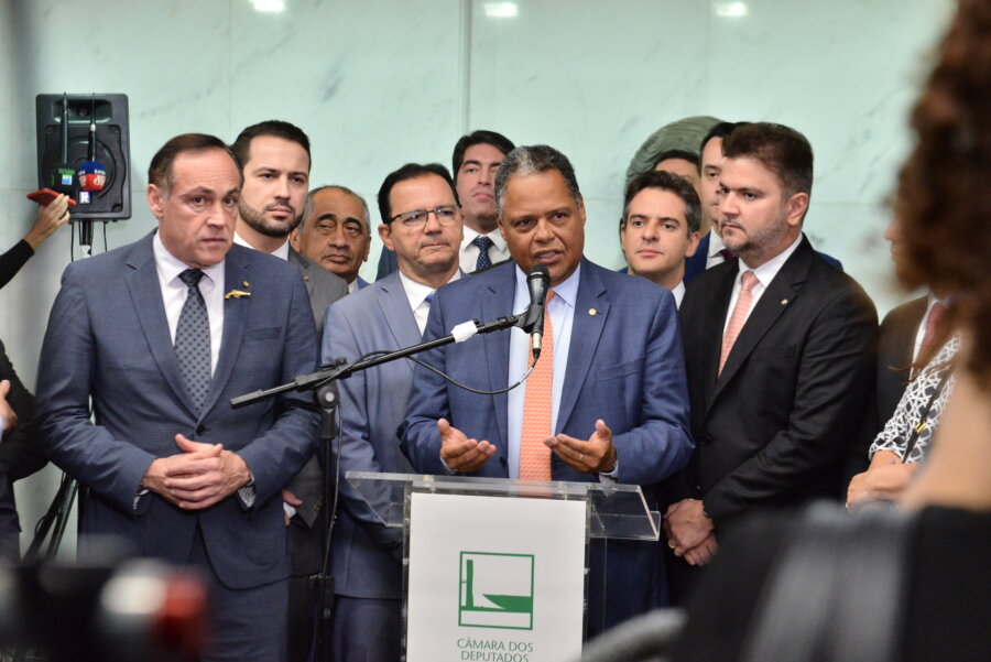 Com a adesão do PSD, partidos que apoiam Hugo Motta somam 429 deputados