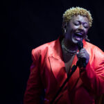Em nova turnê, Liniker confirma status de diva da geração - 09/11/2024 - Ilustrada