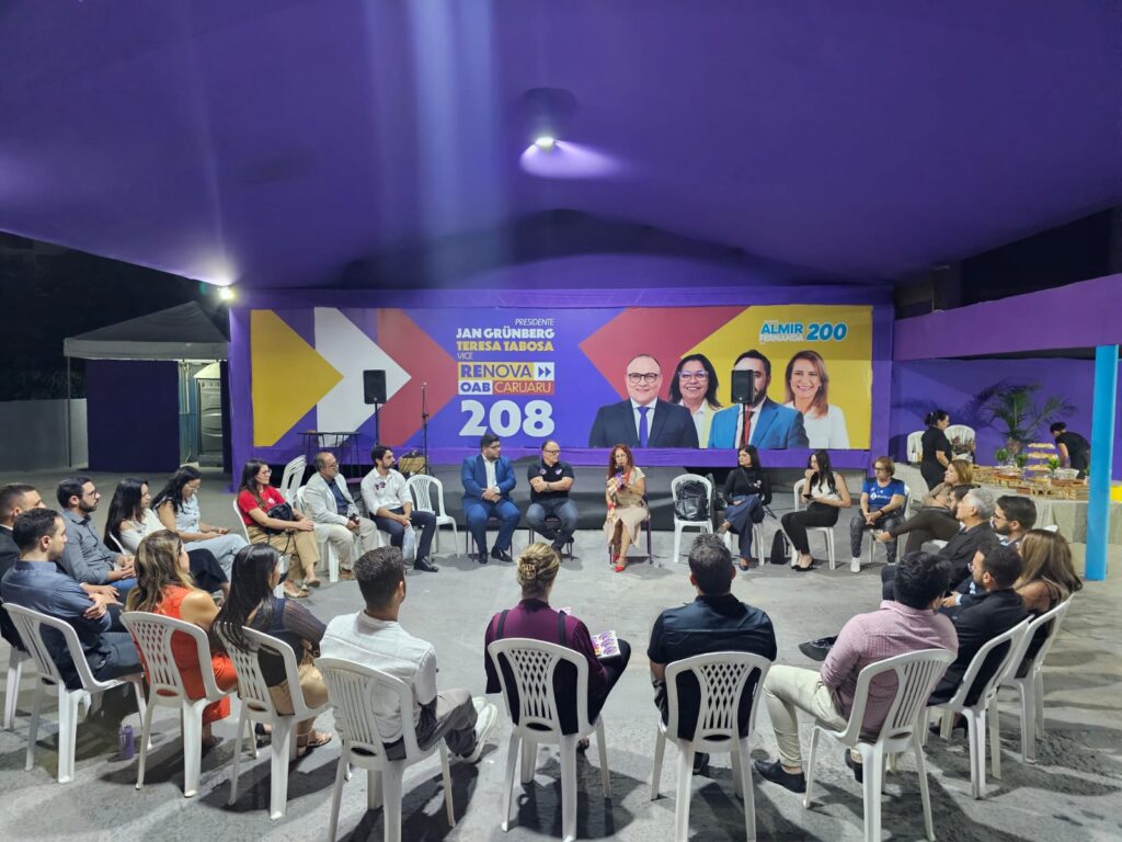 Roda de conversa possibilita troca de experiências entre jovens e advogados mais experientes