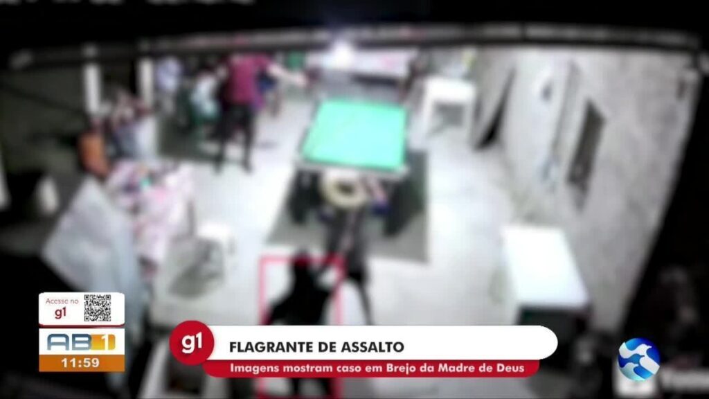 VÍDEO: criminosos agridem e atingem mulher com disparo durante assalto em Brejo da Madre de Deus