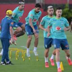 Dorival tem um dilema para resolver no meio da seleção - 14/12/2024 - Tostão