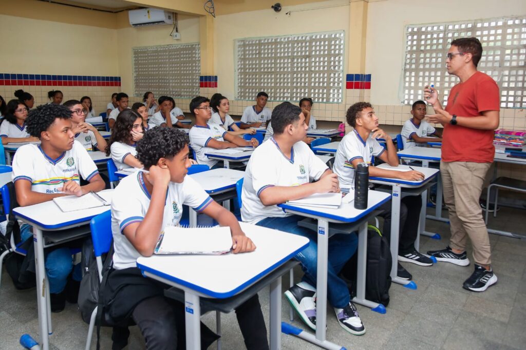 Juntos pela Educação: em dois anos, Governo Raquel Lyra nomeia mais de 9 mil professores da educação básica