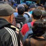 Linha verde do metrô sofre com plataformas lotadas na manhã desta quarta-feira (4)