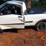 Motorista morre após carro sair da pista e bater em árvore na PR-960