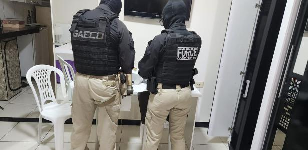 Oito mandados de busca e apreensão foram cumpridos nesta sexta; cinco policiais militares estão sendo investigados