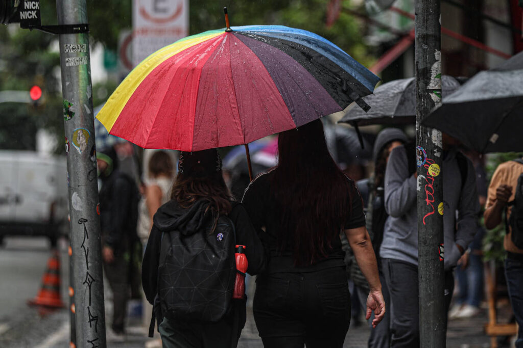 Previsão do tempo: fim de semana deve ter chuva em SP - 06/12/2024 - Cotidiano