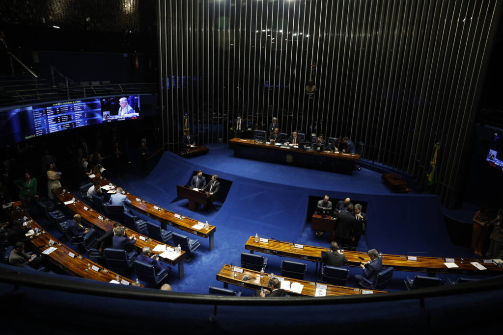 Relator diz que votação do Orçamento ficará para 2025 - 20/12/2024 - Mercado