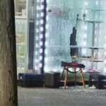 Dois atiradores dispararam contra uma loja de conveniência lotada Bronx, em Nova York