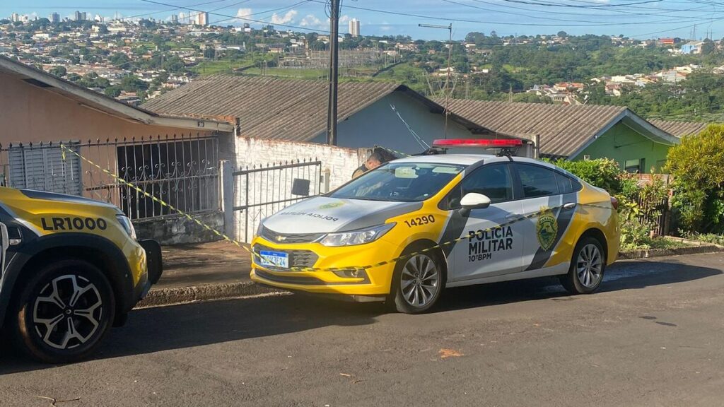 Pai afirma que filha estaria morta se não esfaqueasse ex-marido; veja