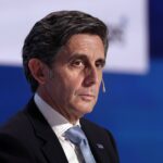 Telefônica muda CEO após pedido do governo espanhol - 20/01/2025 - Mercado