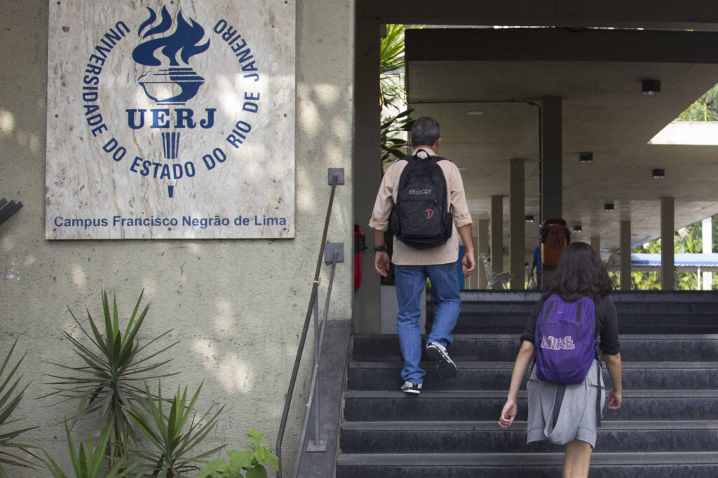 Uerj: Promotoria acusa servidores de desvio de R$ 6 mi - 17/01/2025 - Educação