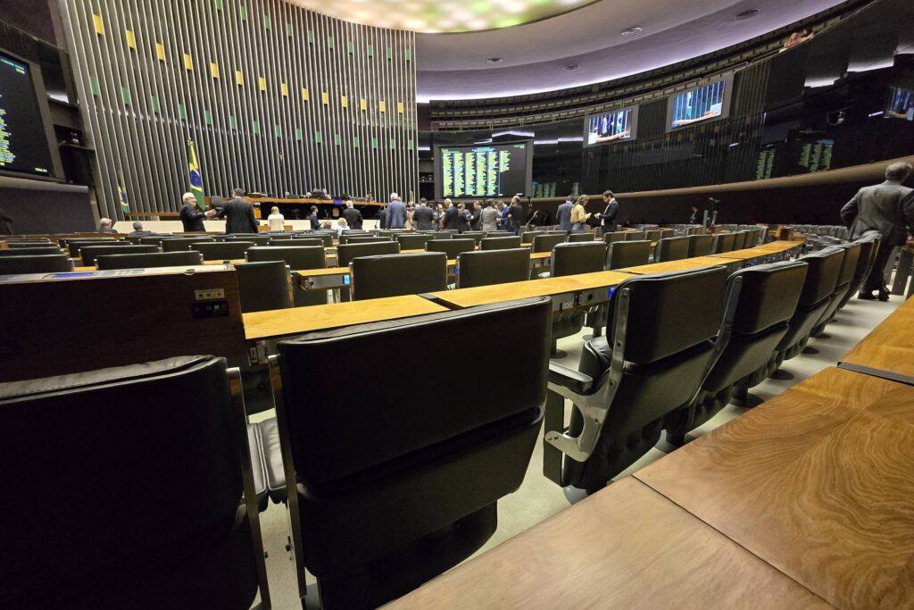Congresso volta esvaziado e só começará ano após Carnaval - 14/02/2025 - Poder