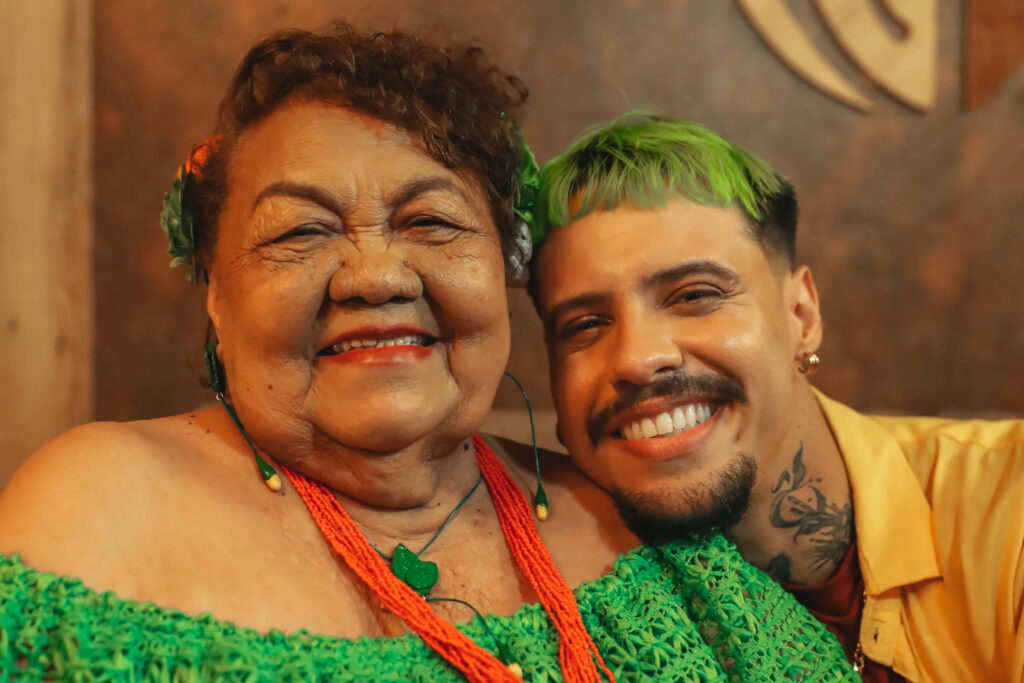 Dona Odete e Aqno lançarão single - 11/02/2025 - Mônica Bergamo