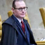 Zanin enviou a Barroso explicações após pedido de impedimento em julgamento de Bolsonaro