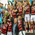 Flamengo é bicampeão carioca após empate sem gols com Fluminense