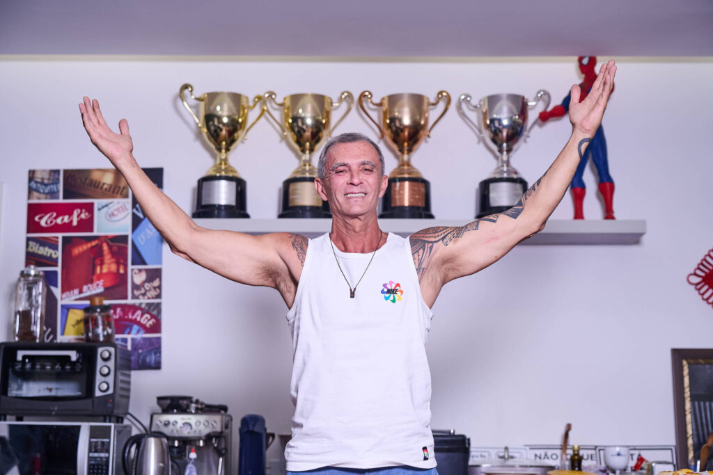 Paulo Barros anuncia saída da Vila Isabel após 8º lugar - 10/03/2025 - Cotidiano