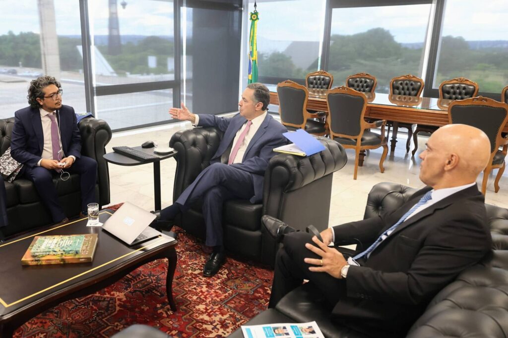 Relator da OEA cita compromisso do Brasil com democracia - 28/02/2025 - Poder