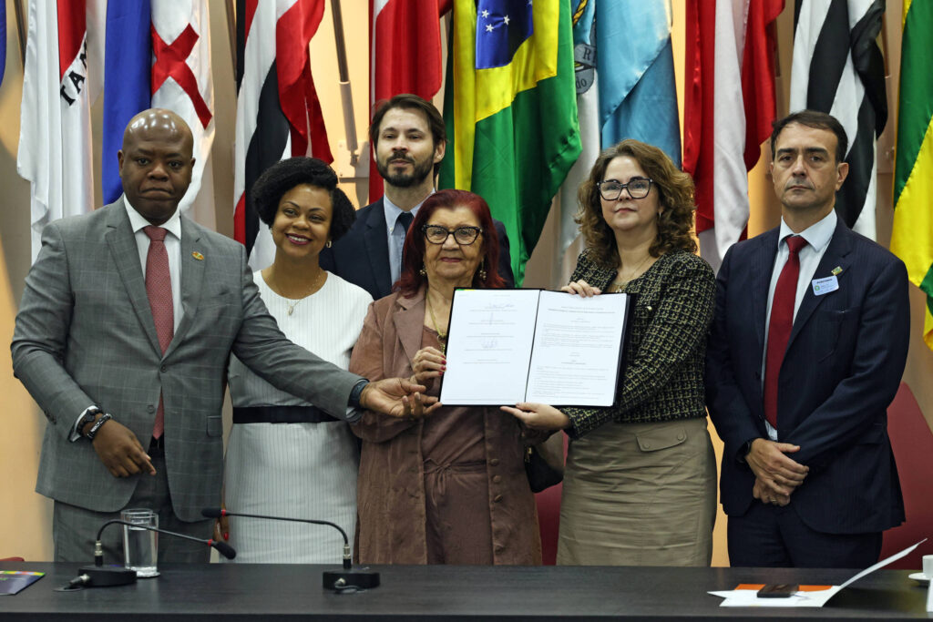 Rever caso JK requer base jurídica, diz membro de comissão - 12/03/2025 - Poder