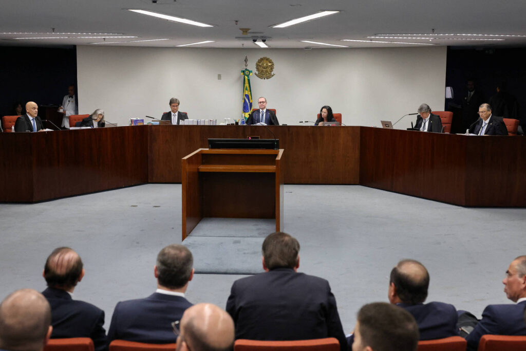 STF retoma julgamento de Bolsonaro com voto de Moraes - 26/03/2025 - Poder