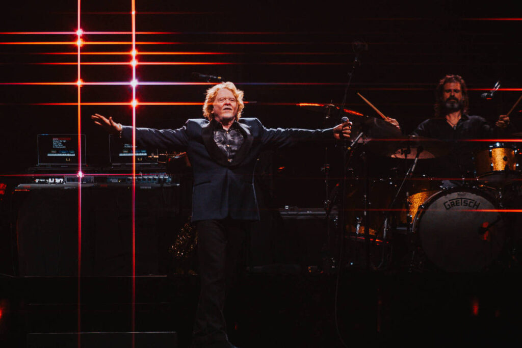Simply Red mostra que segue flamejante em show de hits - 16/03/2025 - Ilustrada