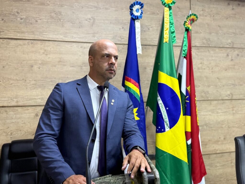 Anderson Correia solicita renovação da frota de ambulâncias que transportam pacientes para tratamentos em Recife