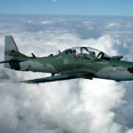 Avião interceptado espalha drogas em aldeia indígena - 14/04/2025 - Cotidiano
