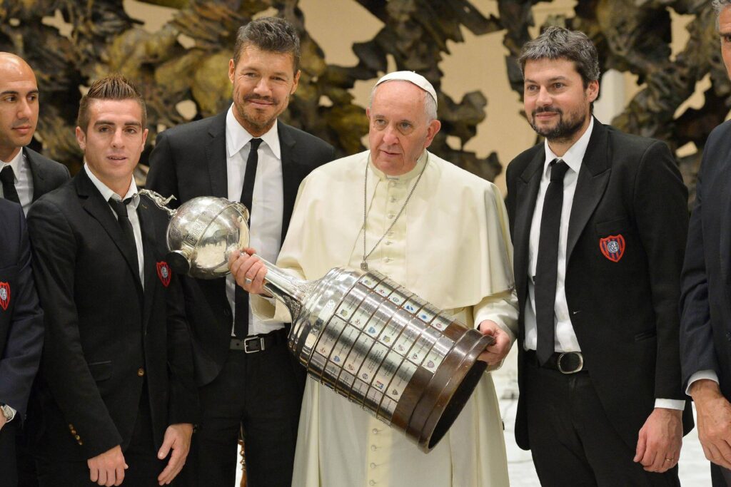 Clubes de futebol lamentam morte de Papa Francisco - 21/04/2025 - Esporte