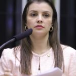 Deputada federal acusa marido de agressões físicas e psicológicas