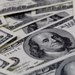 Dólar cai pela oitava vez seguida e fecha a R$ 5,63