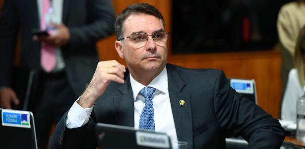 O senador Flávio Bolsonaro em reunião da comissão de Segurança Pública