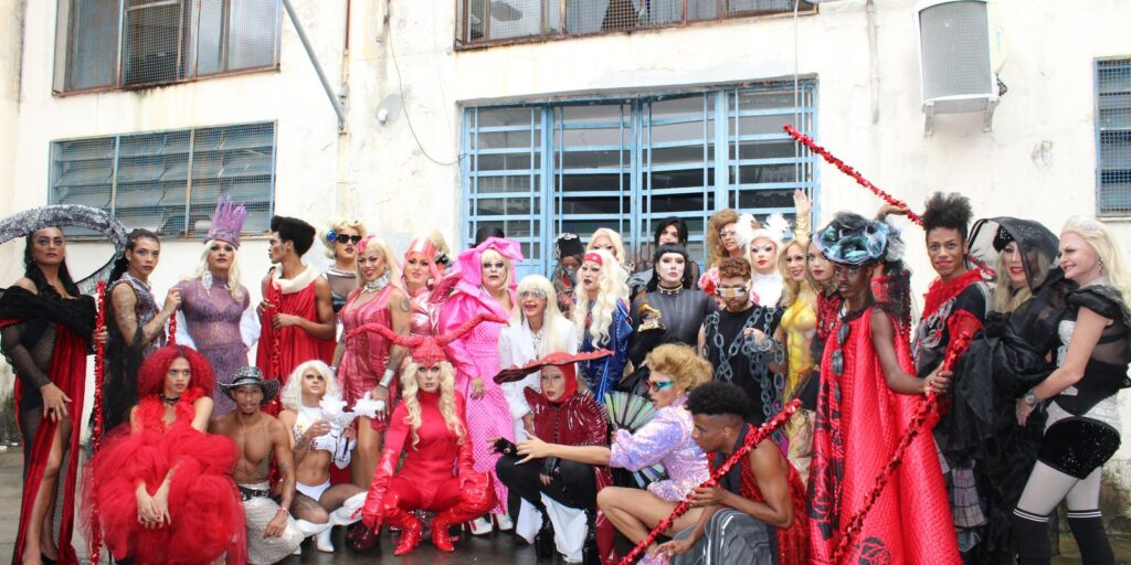 Gagacabana: fãs explicam histeria e gratidão por Lady Gaga