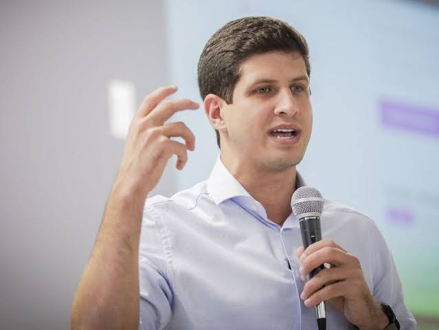 João Campos tem mais cargos comissionados que todo o Governo do Estado de Pernambuco
