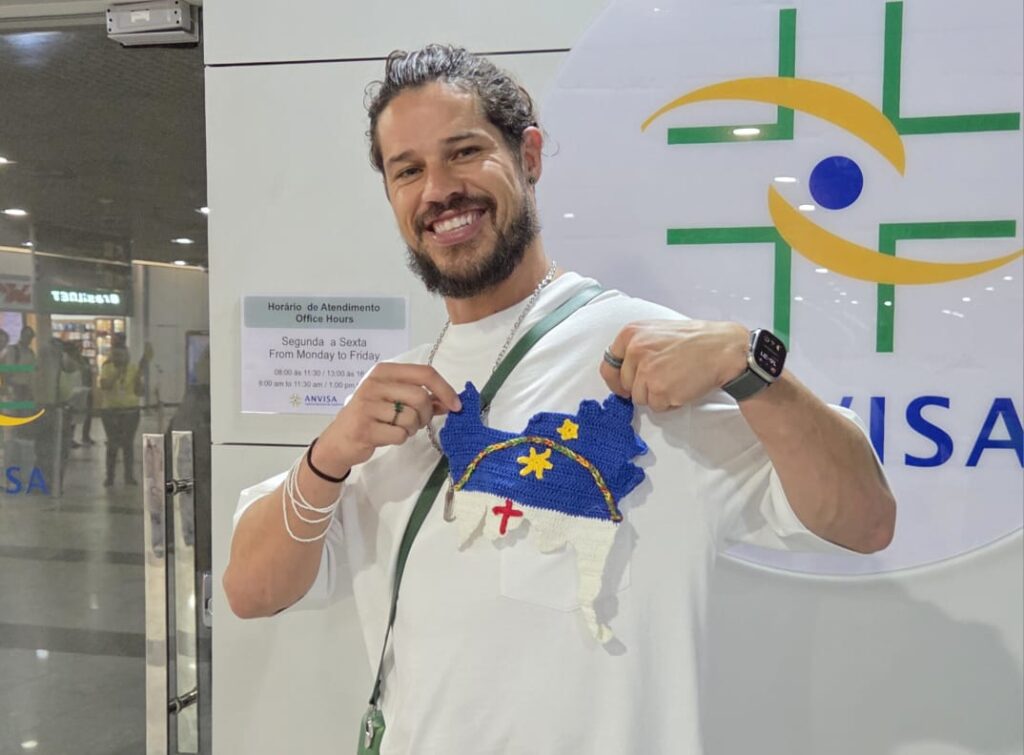 José Loreto chega para fazer Jesus na Paixão de Cristo de Nova Jerusalém e é festejado pelos fãs