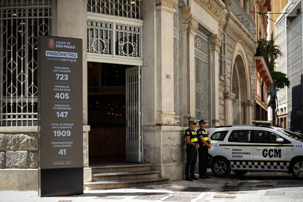 PSOL pede ao Ministério Público que investigue Smart Sampa - 18/04/2025 - Painel