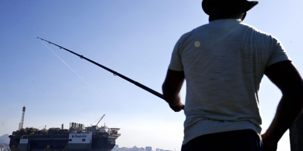 Especialistas alertam para risco de novas frentes de petróleo no país