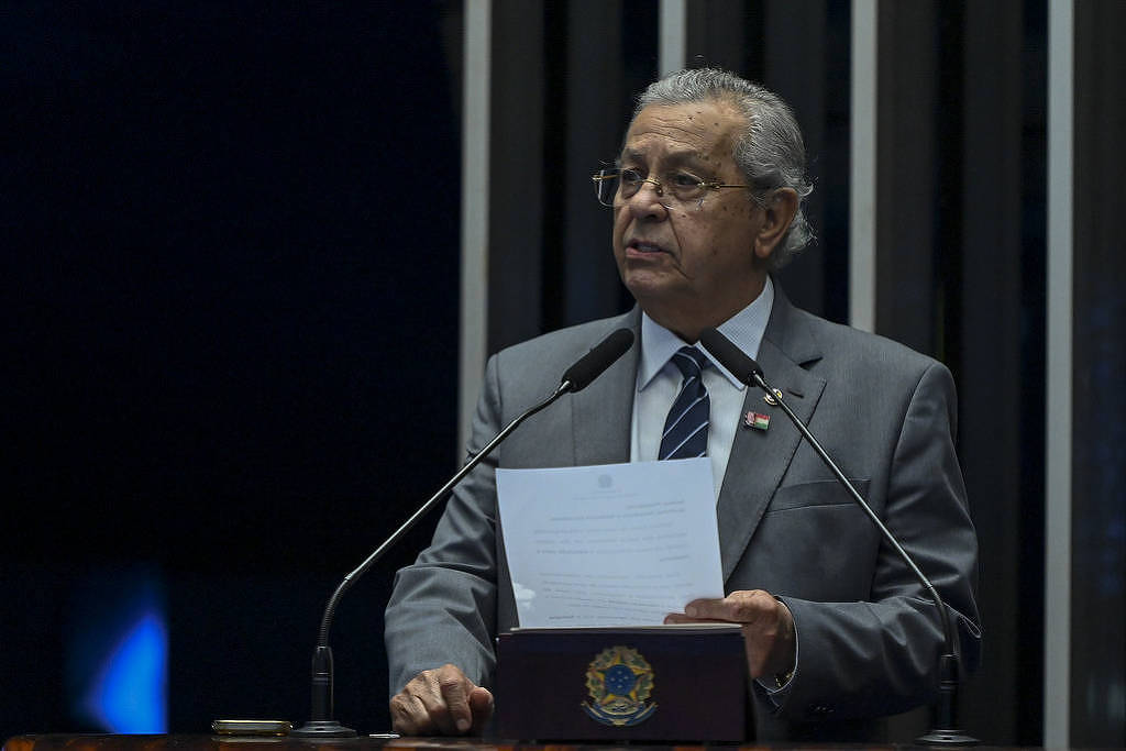 Fraude do INSS atingiu senador de MT - 12/05/2025 - Mercado